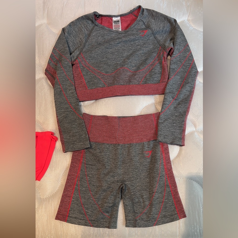 Gymshark Amplify Set with free top